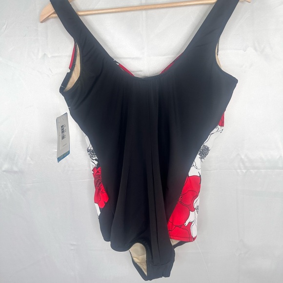 NWT Maxine Floral Print Women's Swimsuit - Red, Black, White Size 18W - Picture 6 of 11